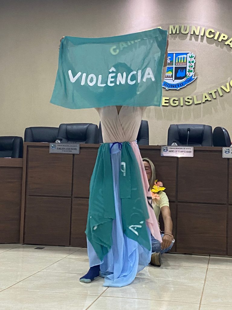 INSTITUTO MIRIM EM PARCERIA COM A COORDENADORIA DE POLÍTICAS PÚBLICAS PARA MULHERES APRESENTA A PEÇA: “TODOS DE MÃOS DADAS CONTRA O FEMINICÍDIO” NA CÂMARA MUNICIPAL DE BONITO/MS. INSTITUTO MIRIM EM PARCERIA COM A COORDENADORIA DE POLÍTICAS PÚBLICAS PARA MULHERES APRESENTA A PEÇA: “TODOS DE MÃOS DADAS CONTRA O FEMINICÍDIO” NA CÂMARA MUNICIPAL DE BONITO/MS.
