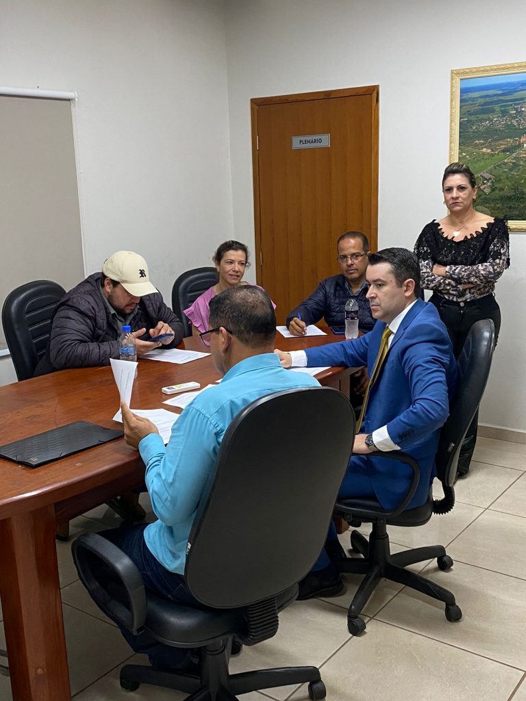Câmara trabalha para Atualização de Regimento e Lei orgânica do município. Câmara trabalha para Atualização de Regimento e Lei orgânica do município.