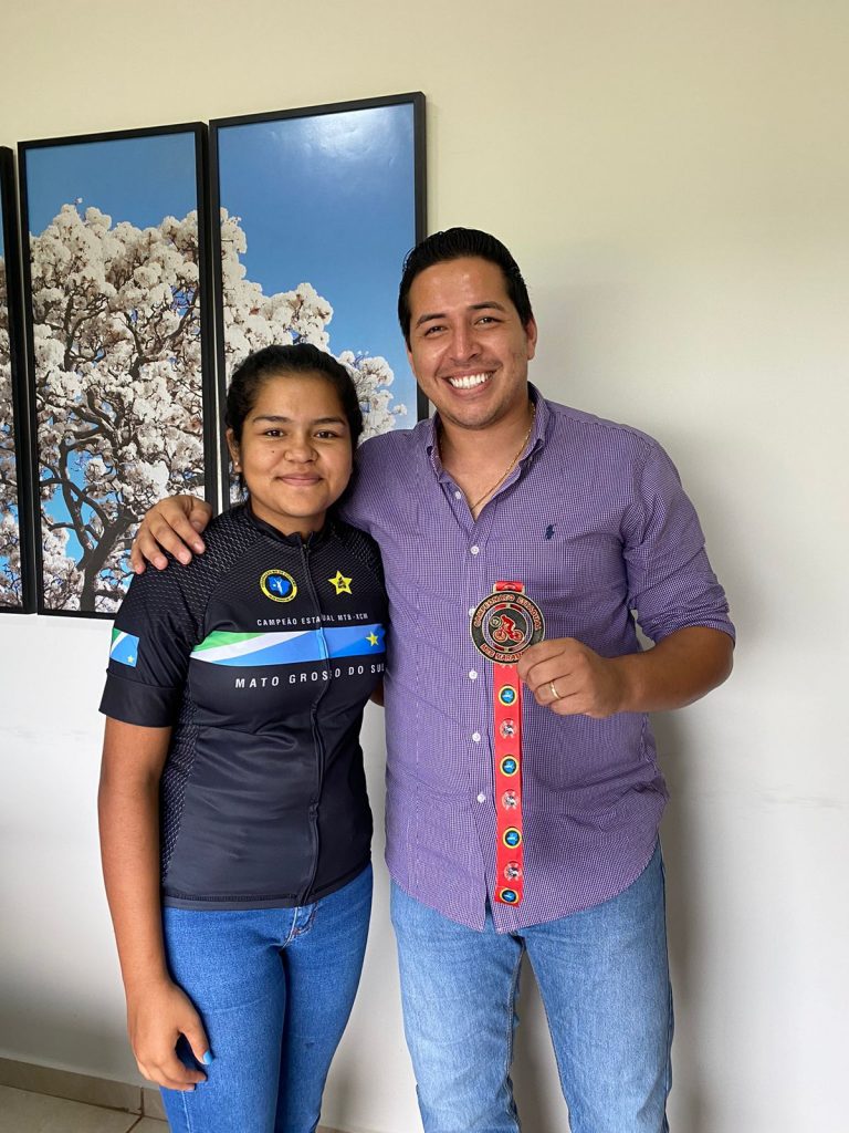 Câmara Municipal recebe a visita de atleta Bonitense. Câmara Municipal recebe a visita de atleta Bonitense.