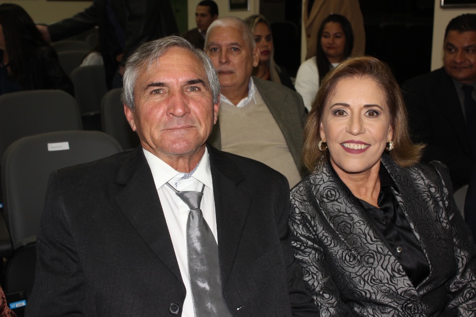 Câmara Municipal entrega título de Cidadão Bonitense