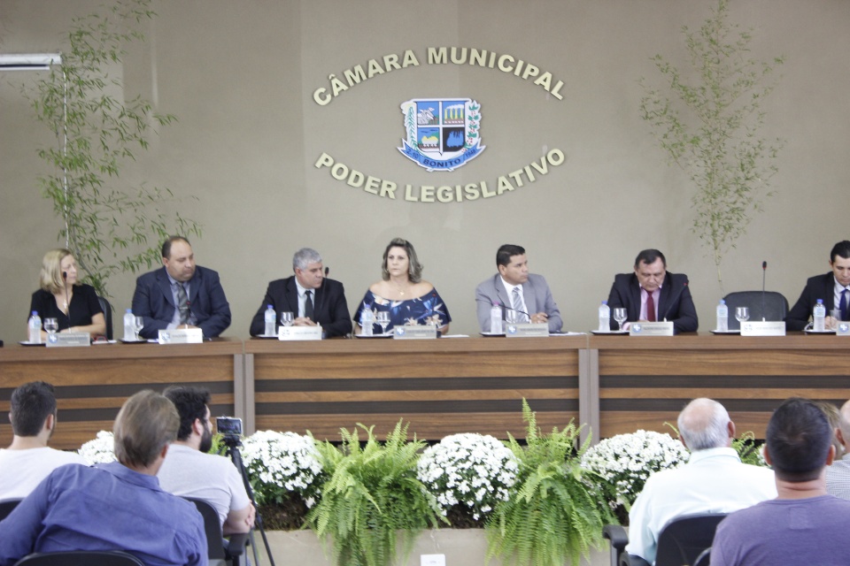 Câmara realiza sessão solene de abertura da 3ª sessão legislativa anual