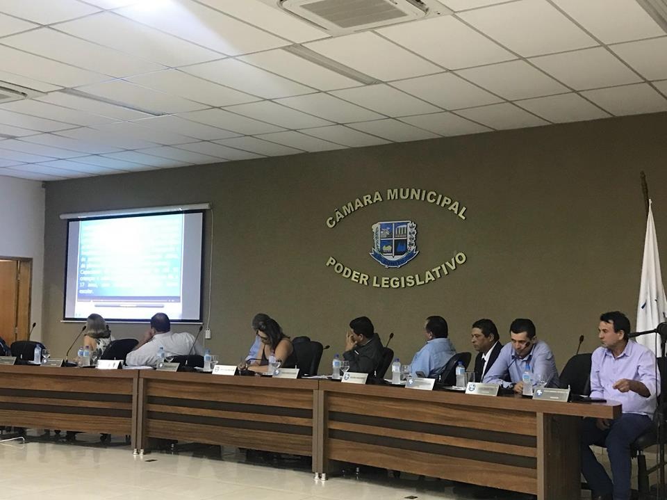 Através de requerimento, vereadores solicitam ao senador Nelson Trad asfalto para Avenida Matheus Muller
