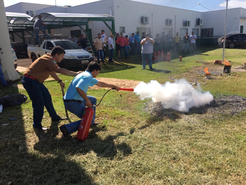 Corpo de Bombeiros realiza palestra e treinamento na Câmara Municipal de Bonito MS