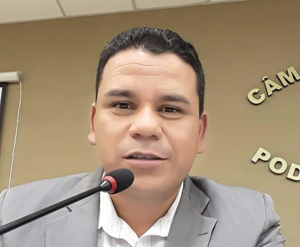 Vereador requer do Poder Público a aquisição de mais um caminhão pipa