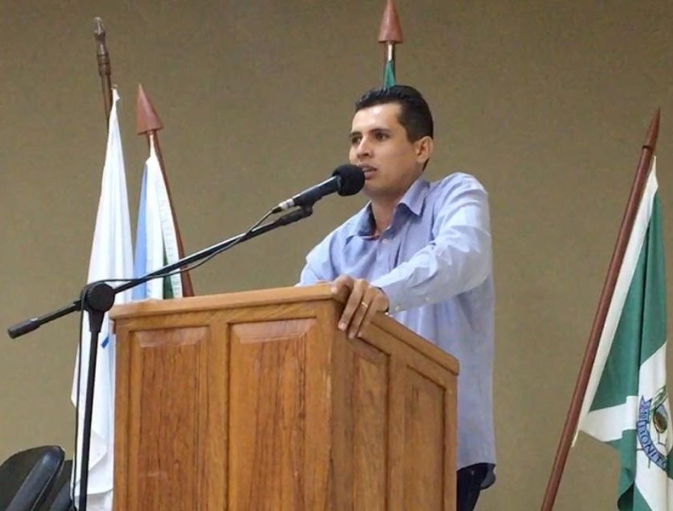 Vereador pede esclarecimento à AGEHAB