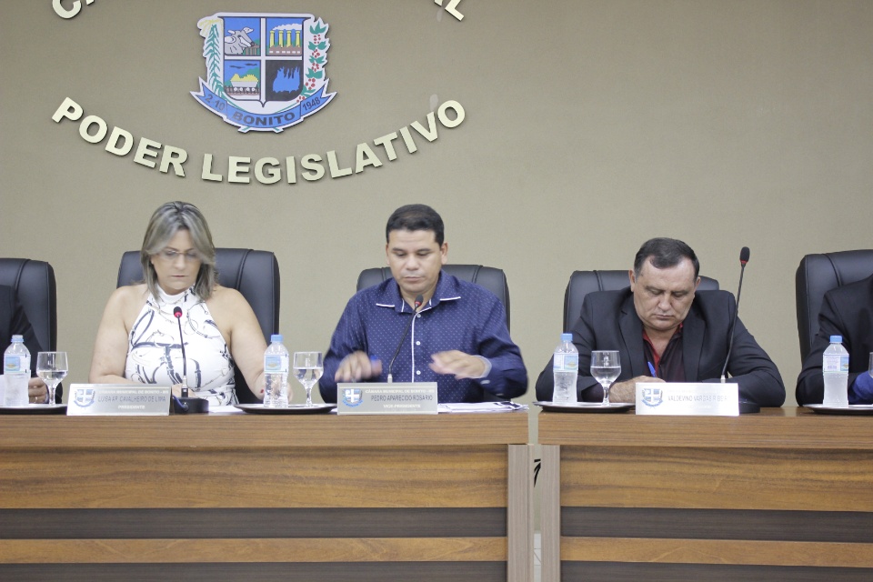 Legislativo realizou nesta segunda-feira (29) a última Sessão Ordinária do mês de abril