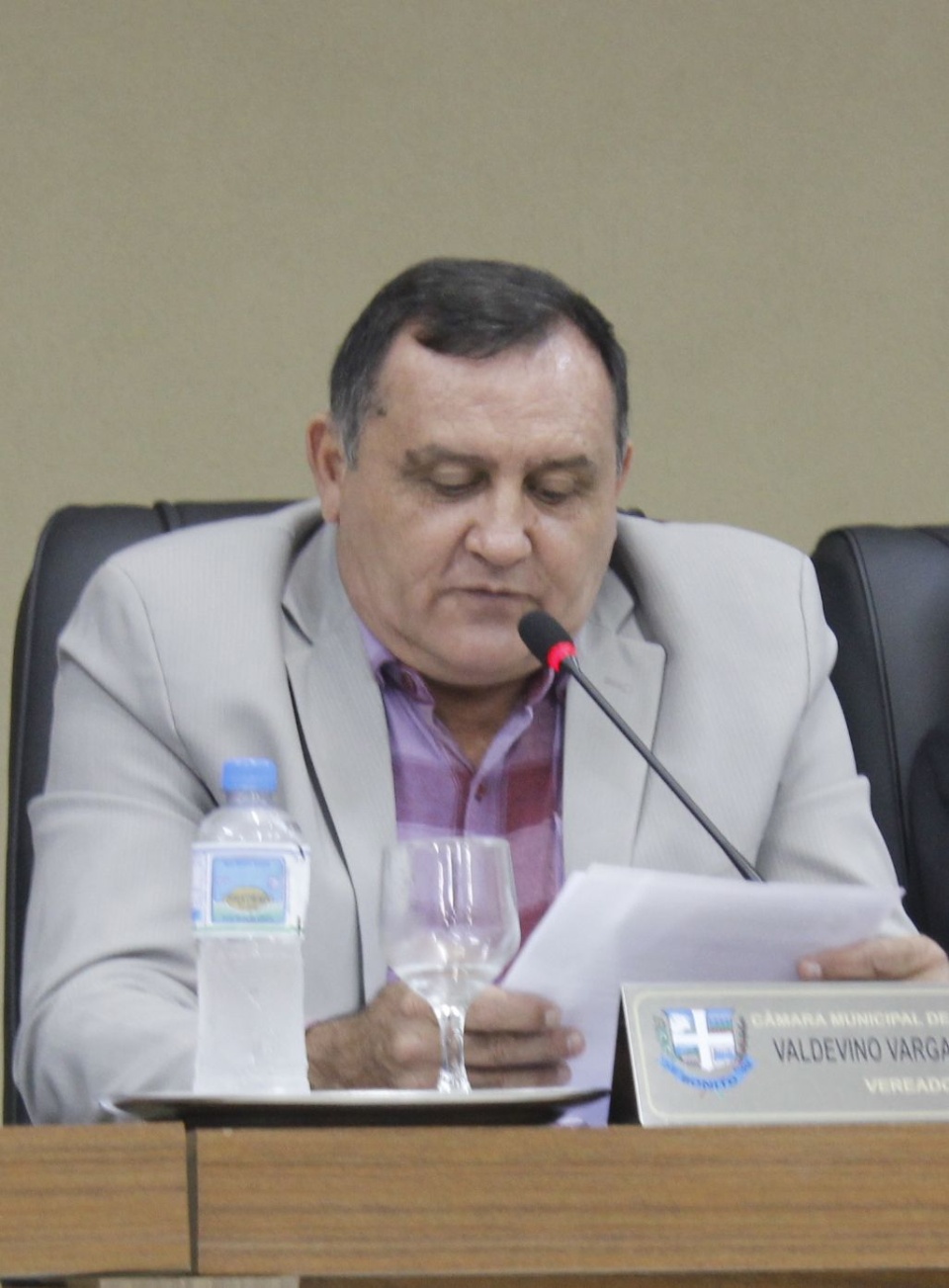 Vereador cobra o Executivo para melhoria dos serviços públicos Vereador cobra o Executivo para melhoria dos serviços públicos