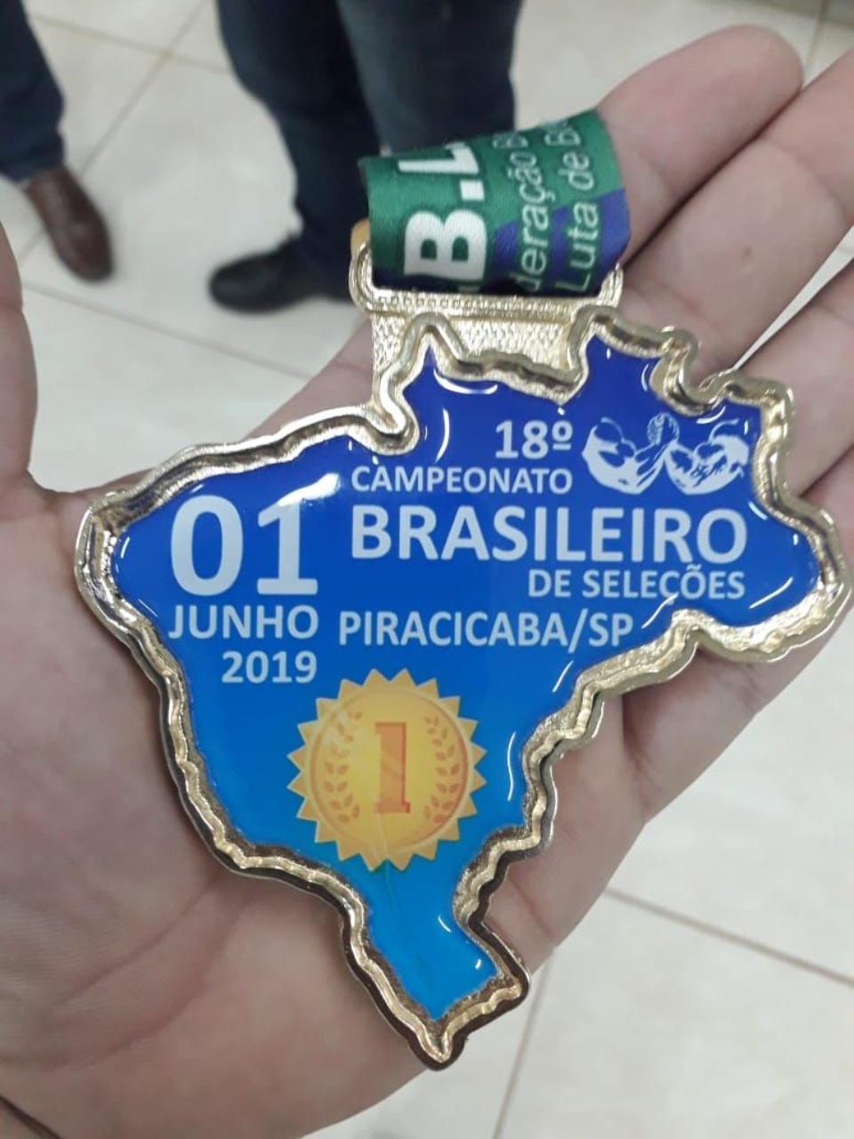 Vereador "Varguinha" homenageia atleta bonitense campeão brasileiro de luta de braço Vereador "Varguinha" homenageia atleta bonitense campeão brasileiro de luta de braço