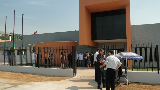 Autoridades participam da inauguração do novo Fórum de Bonito