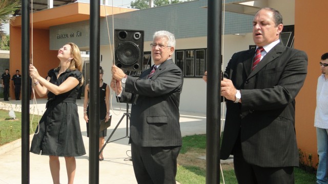 Autoridades participam da inauguração do novo Fórum de Bonito
