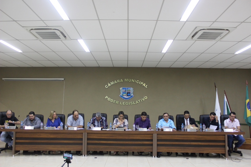 Legislativo Municipal realizou nesta segunda-feira (9) a 30ª Sessão Ordinária do ano.