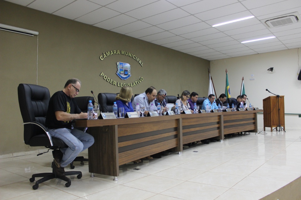 Legislativo Municipal realizou nesta segunda-feira (9) a 30ª Sessão Ordinária do ano.