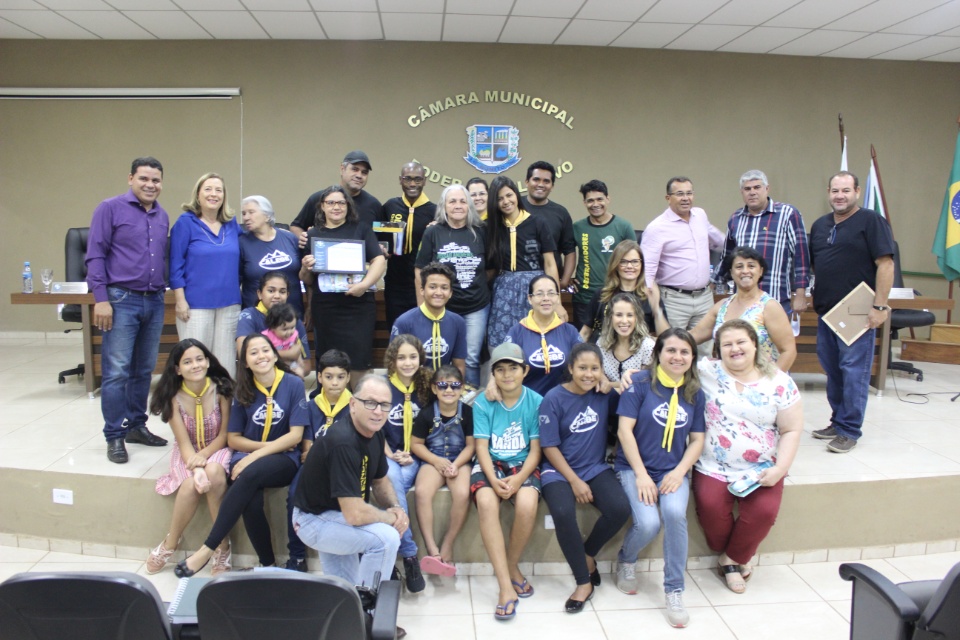 Vereadores entregam Moção de Parabenização a Igreja Adventista do Sétimo Dia
