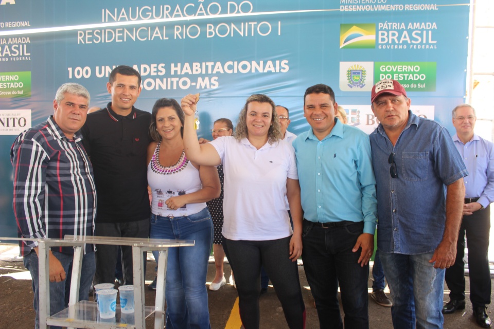 Vereadores participaram na manhã desta segunda-feira (11) da entrega das casas do Residencial Rio Bonito I