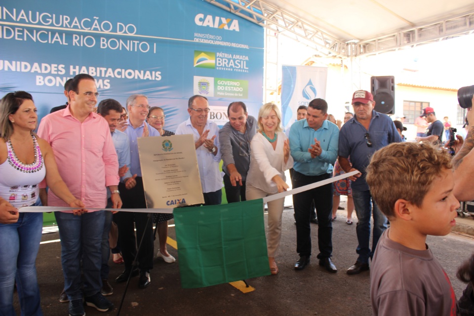 Vereadores participaram na manhã desta segunda-feira (11) da entrega das casas do Residencial Rio Bonito I