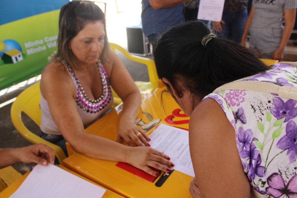 Vereadores participaram na manhã desta segunda-feira (11) da entrega das casas do Residencial Rio Bonito I