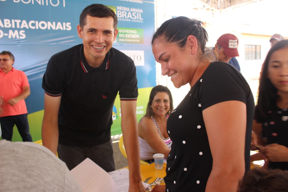 Vereadores participaram na manhã desta segunda-feira (11) da entrega das casas do Residencial Rio Bonito I
