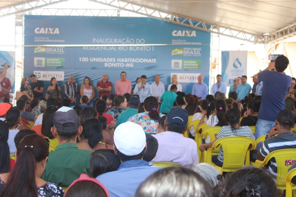 Vereadores participaram na manhã desta segunda-feira (11) da entrega das casas do Residencial Rio Bonito I