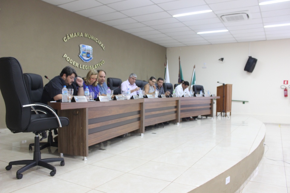 Legislativo Municipal realiza Sessão Extraordinária para discutir e votar projetos