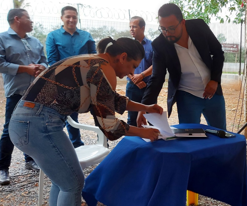 Vereadores participam de ato para assinatura da ordem de serviço para a iluminação pública da MS-178.