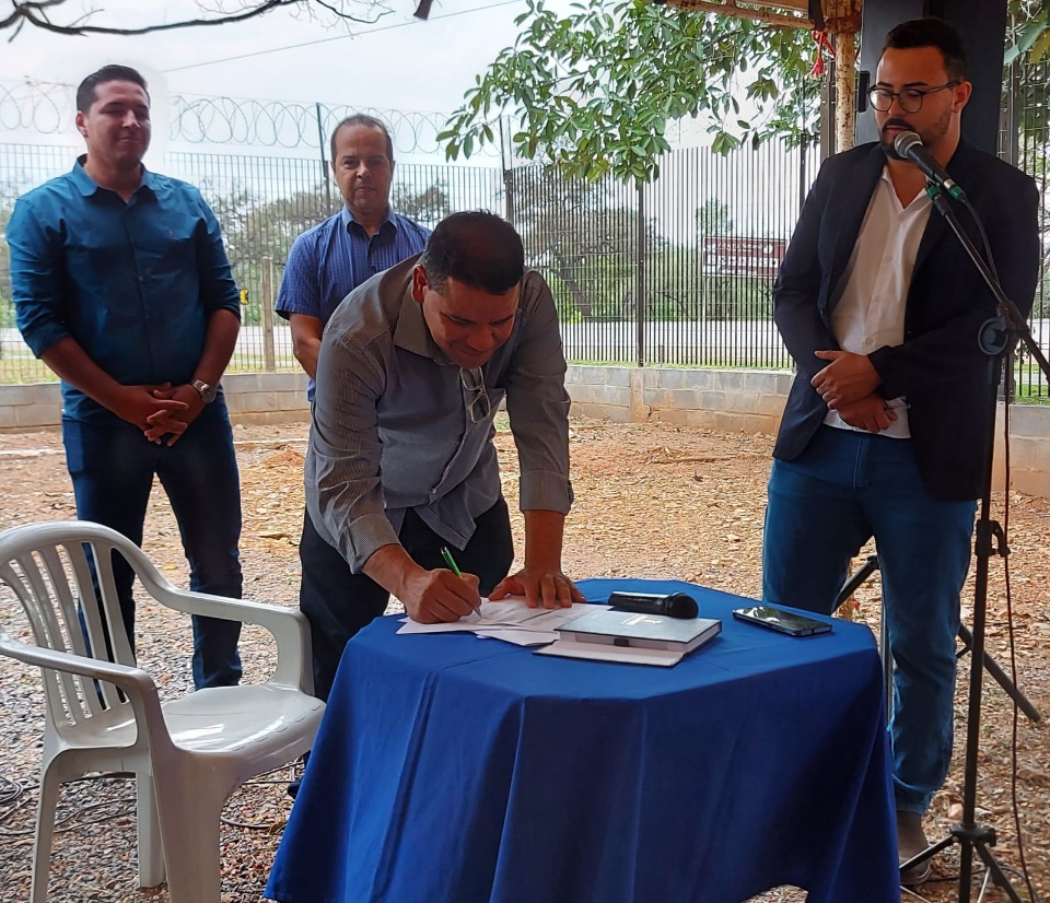 Vereadores participam de ato para assinatura da ordem de serviço para a iluminação pública da MS-178.