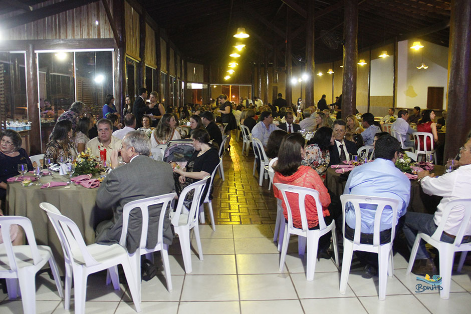 CÂMARA ENTREGA TÍTULO DE CIDADÃO BONITENSE CÂMARA ENTREGA TÍTULO DE CIDADÃO BONITENSE