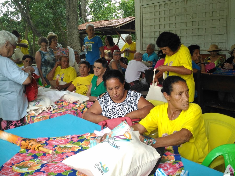 Prefeitura realiza festa de confraternização do Grupo Conviver no balneário