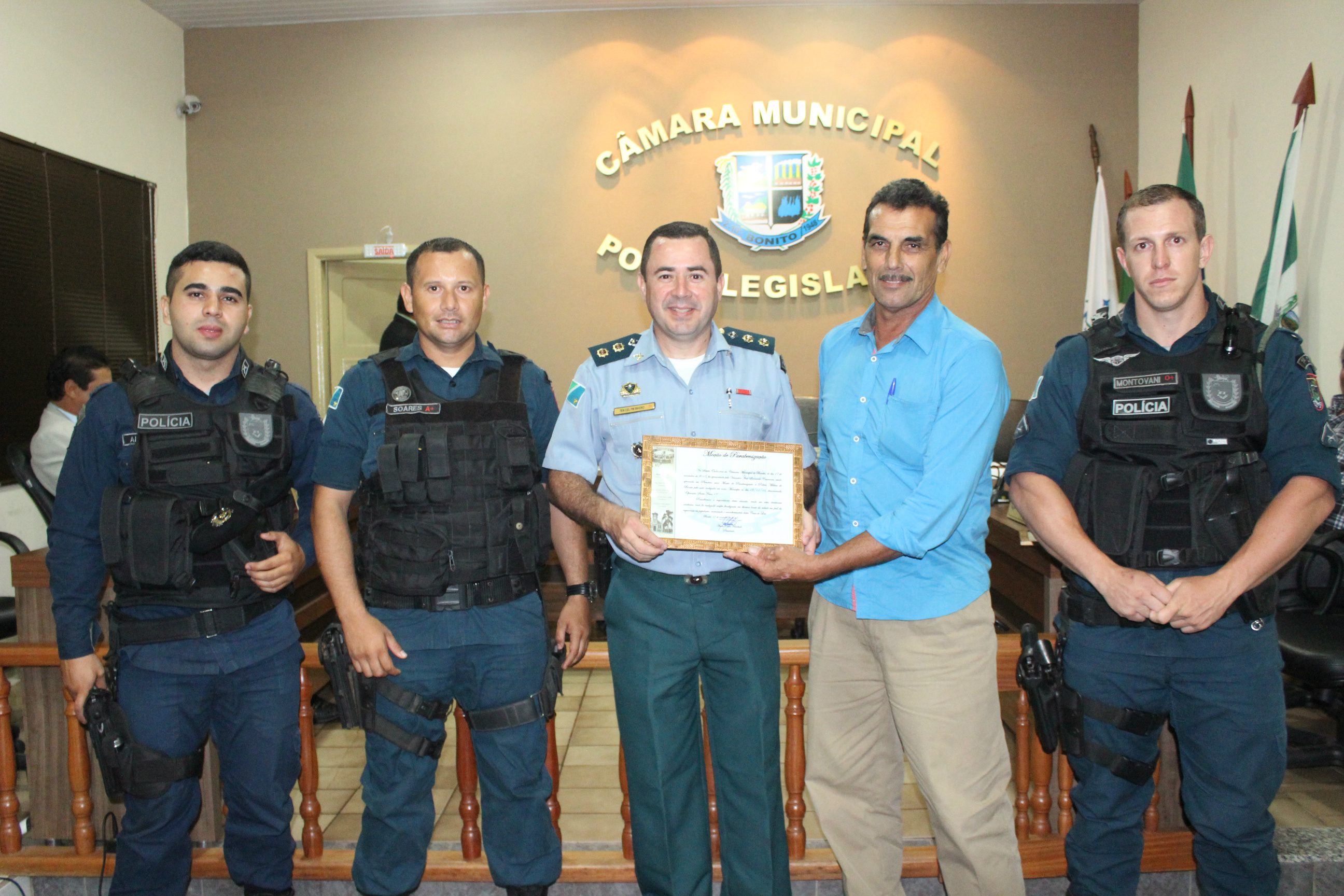 MOÇÃO DE PARABENIZÇÃO A POLICIAIS CIVIS, MILITARES E GUARDA MUNICIPAL.