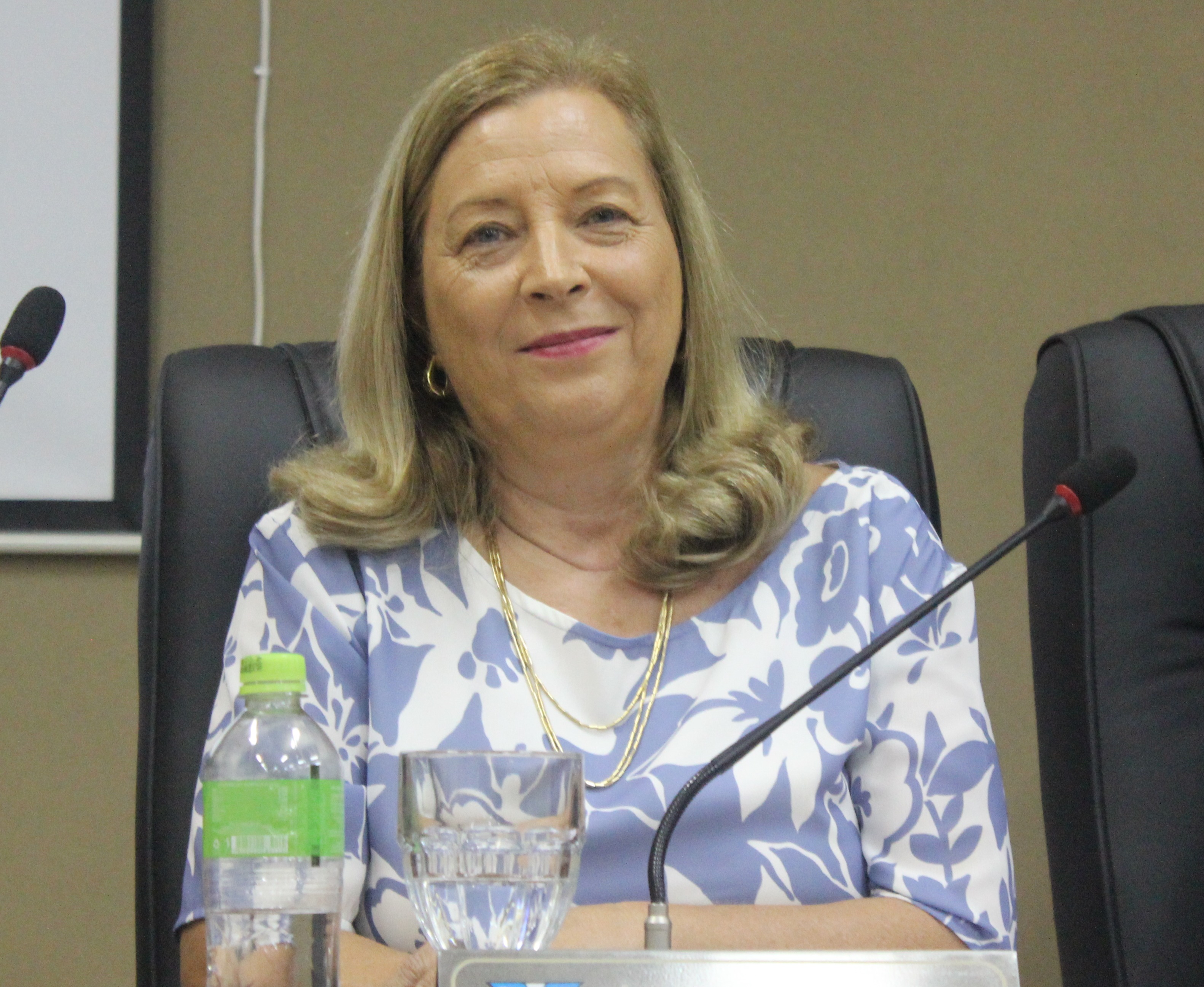 Vereadora Lúcia Miranda solicita ao Prefeito, programa de educação no trânsito para escolas de Bonito. Vereadora Lúcia Miranda solicita ao Prefeito, programa de educação no trânsito para escolas de Bonito.
