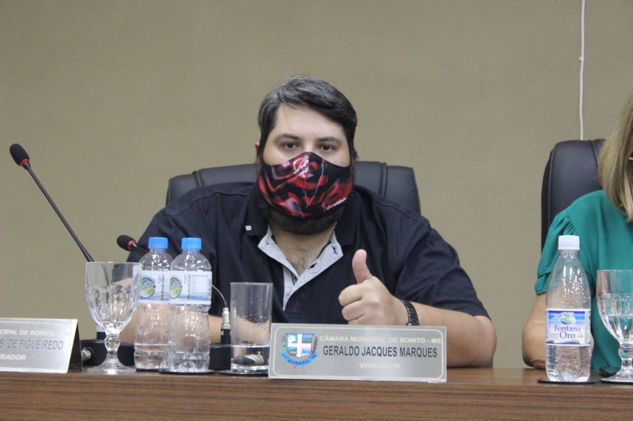 Vereador homenageia Cooperativa Sicredi, pela doação à entidade filantrópica do município..
