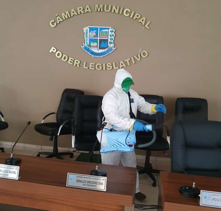 CÂMARA MUNICIPAL DE BONITO FAZ SANITIZAÇÃO NO PRÉDIO