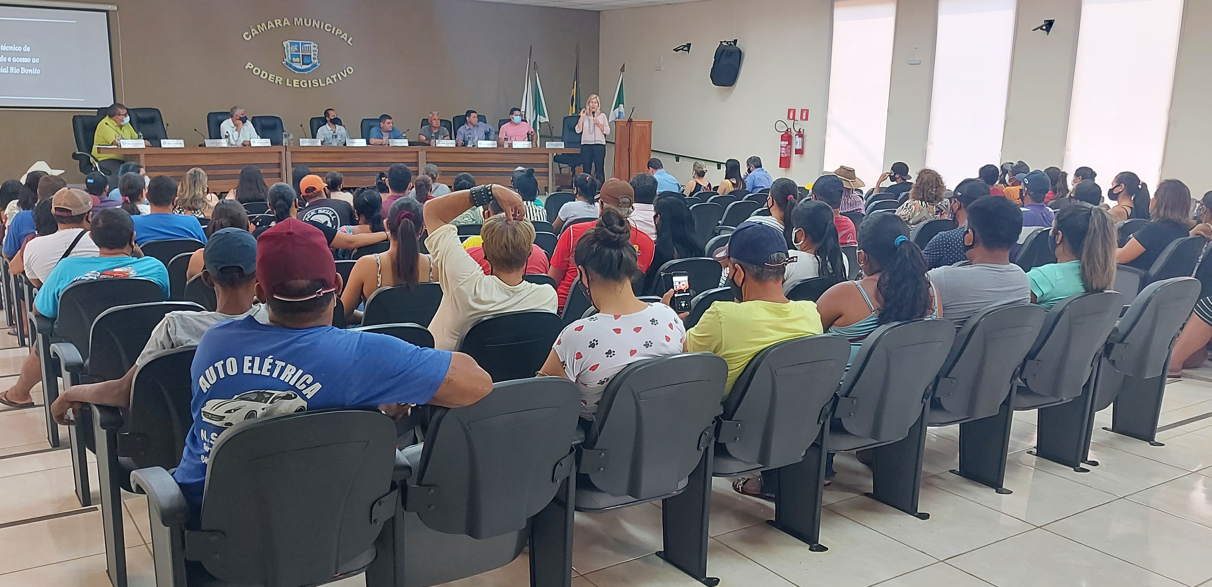 Primeira audiência pública reúne moradores da rotatória da Vila Machado para tratar da desapropriação.