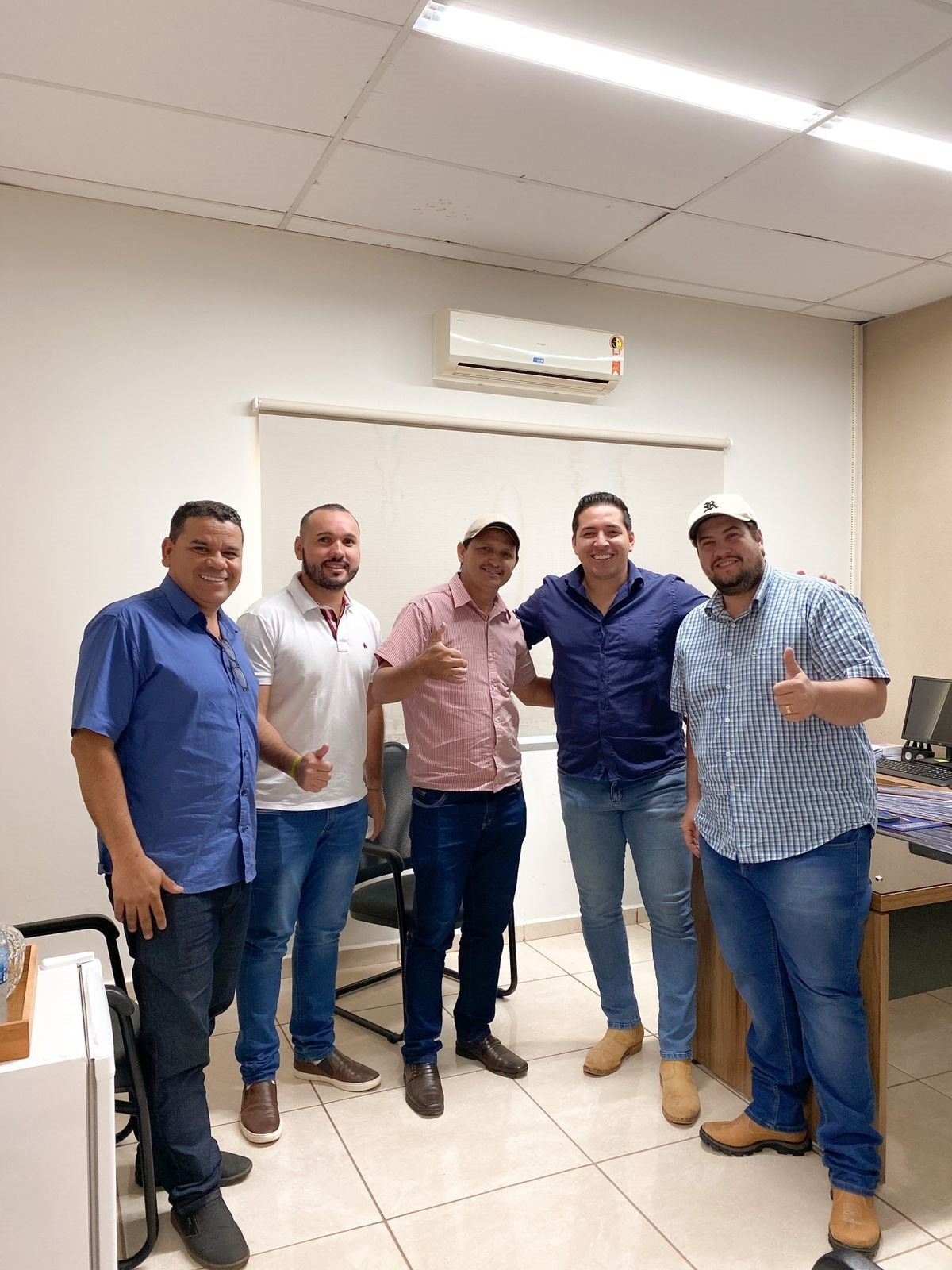 Presidente da Câmara recebe a visita dos nobres colegas vereadores do município de Guia Lopes da Laguna.